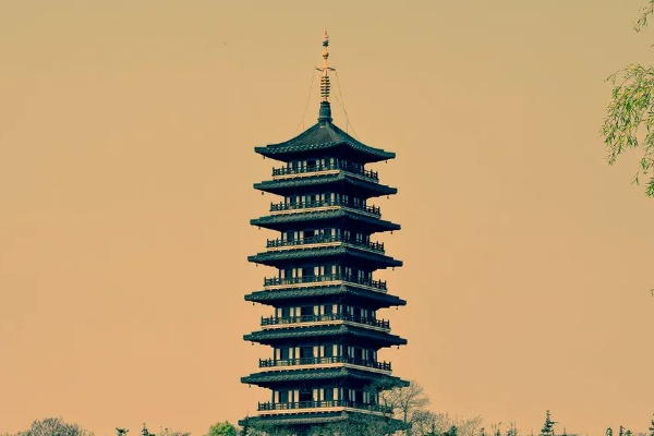 龙背山森林公园的文峰塔