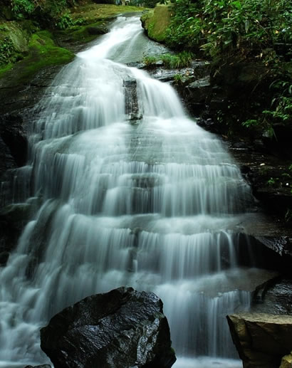 藏龙百瀑里的瀑布