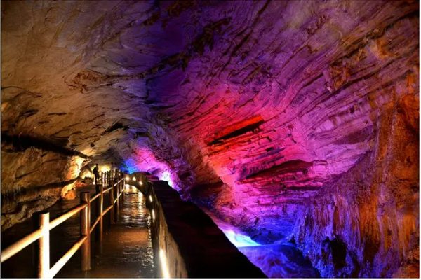 善卷洞里的走道