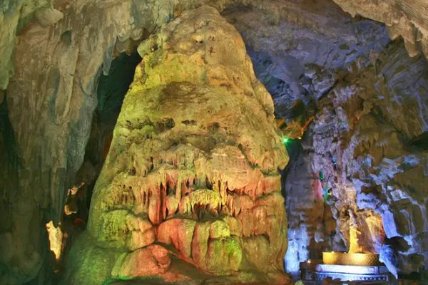 善卷洞里的钟乳石