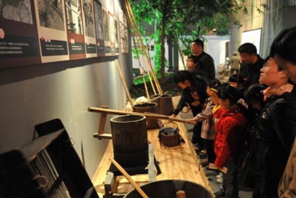 山核桃文化体验馆农具展示